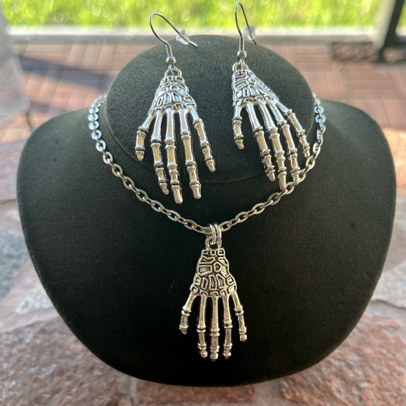 skull hands set earrings necklace goth halloween silver plated & stainless steel - Picture 11 of 12
